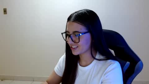 Snapshot of sahaliefox_ chatting on July 21, 2026, 10:23 pm Sahaliefox online show from July 21, 2026, 10:23 pm