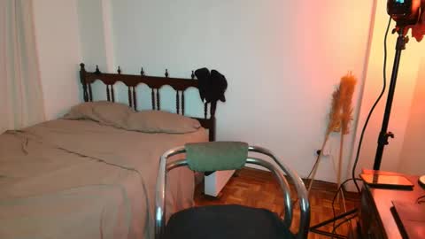 Sindy Scott online show from February 5, 2026, 7:51 pm