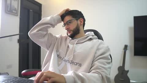 saimon  online show from April 17, 2026, 1:47 pm