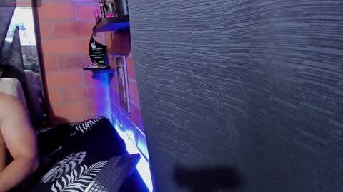 sainix_ online show from January 10, 2025, 2:25 am