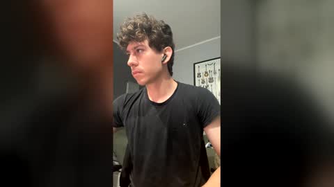 saint_nott online show from April 21, 2026, 1:50 pm