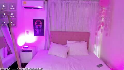 Snapshot of sakura_ryo chatting on May 8, 2026, 7:52 pm Salura online show from May 8, 2026, 7:52 pm
