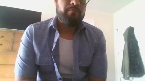 sal cumplaciente online show from October 15, 2025, 5:57 pm