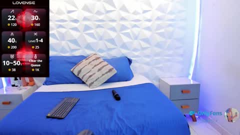 salem_rose01 online show from September 9, 2025, 2:44 am