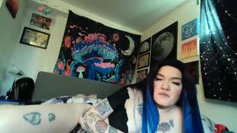 salemsslut online show from January 6, 2025, 4:23 pm