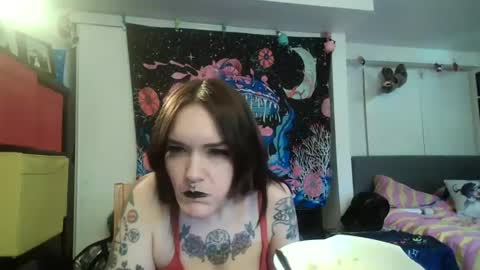 salemsslut online show from February 20, 2025, 5:29 pm