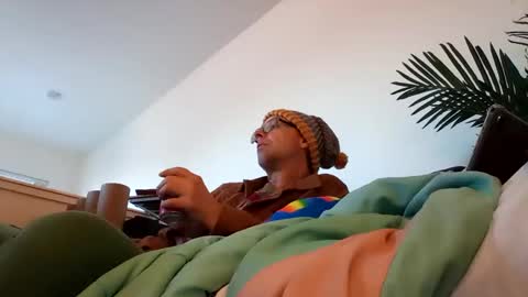 salis1981 online show from January 20, 2025, 12:46 am