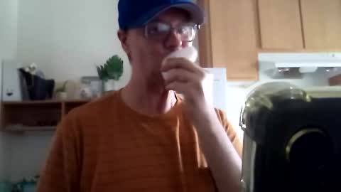 salis1981 online show from October 24, 2025, 9:00 pm