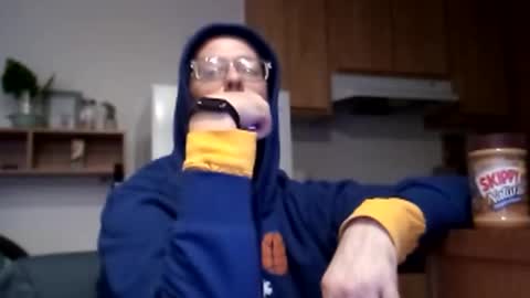 salis1981 online show from December 15, 2025, 2:05 am