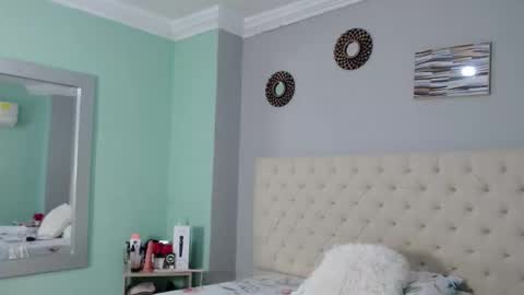 Isabel online show from October 7, 2025, 12:35 pm