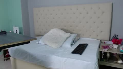 Isabel online show from October 11, 2025, 1:09 pm