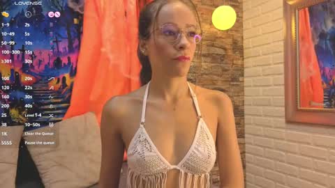 salome_cruxx online show from October 5, 2025, 11:41 am