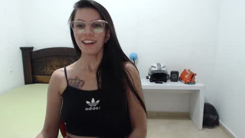 Snapshot of salome_sweet4_ chatting on January 31, 2025, 11:35 pm salome online show from January 31, 2025, 11:35 pm