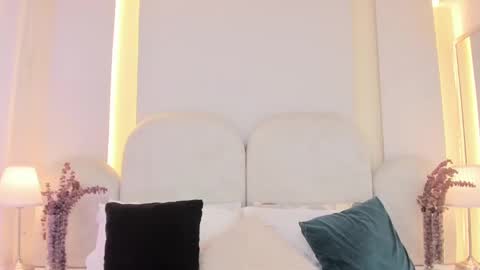 Snapshot of salomebell chatting on September 15, 2025, 8:31 pm online show from September 15, 2025, 8:31 pm