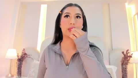 Snapshot of salomebell chatting on October 1, 2025, 8:59 pm online show from October 1, 2025, 8:59 pm