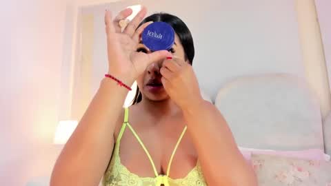 Snapshot of salomebell chatting on October 17, 2025, 9:39 pm online show from October 17, 2025, 9:39 pm