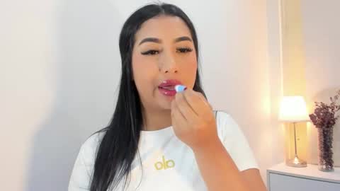 Snapshot of salomebell chatting on November 8, 2025, 8:40 pm online show from November 8, 2025, 8:40 pm