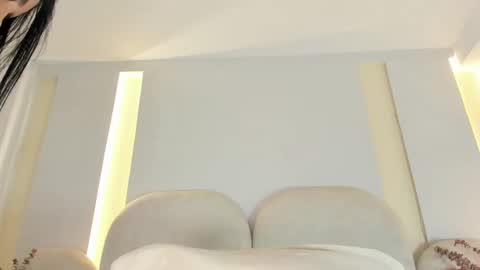 Snapshot of salomebell chatting on November 11, 2025, 9:04 pm online show from November 11, 2025, 9:04 pm