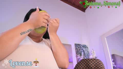 Snapshot of salomesimos1 chatting on December 31, 2024, 1:30 pm Salome online show from December 31, 2024, 1:30 pm