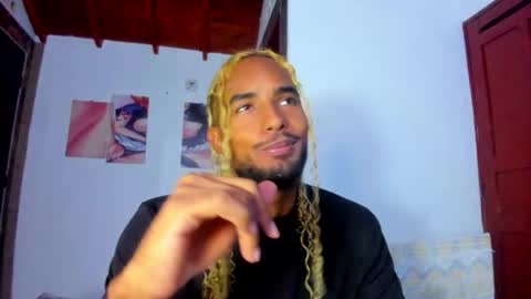 Snapshot of salvatore_amator chatting on June 8, 2026, 6:25 am salvatore_amator online show from June 8, 2026, 6:25 am