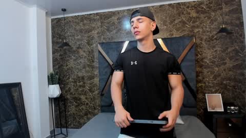 SALVATORE online show from January 9, 2025, 11:25 am