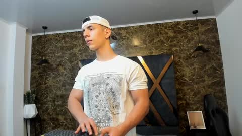 SALVATORE online show from January 10, 2025, 2:13 pm