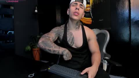 SALVATORE online show from November 18, 2025, 5:28 pm