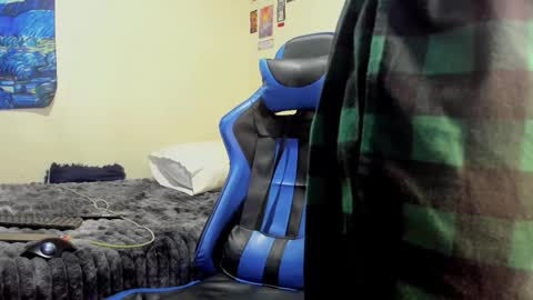   online show from October 24, 2025, 1:13 am