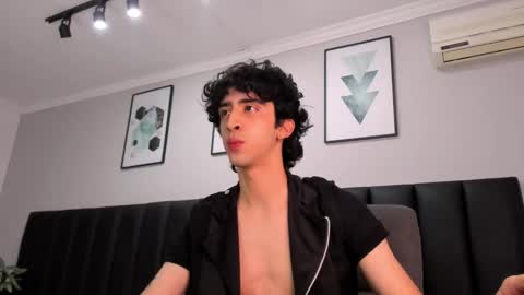 salvatore  online show from February 13, 2025, 9:06 pm