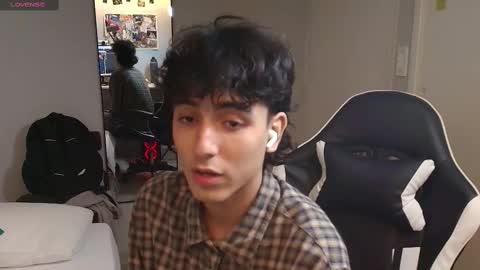 salvatore_montt online show from March 11, 2025, 4:32 am