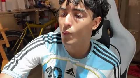 salvatore_montt online show from June 16, 2026, 4:15 am