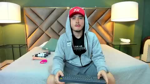  Salvatore online show from April 20, 2026, 1:30 am