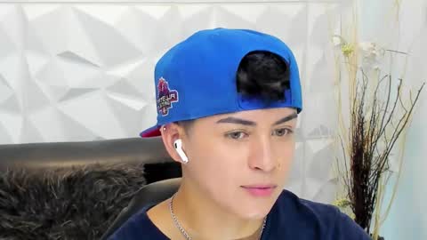 Snapshot of sam_daves_ chatting on November 27, 2025, 2:52 pm Sam online show from November 27, 2025, 2:52 pm