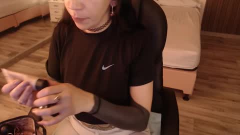 SAM MANSON online show from September 12, 2025, 1:55 pm