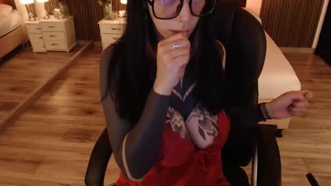 SAM MANSON online show from October 31, 2025, 2:18 pm