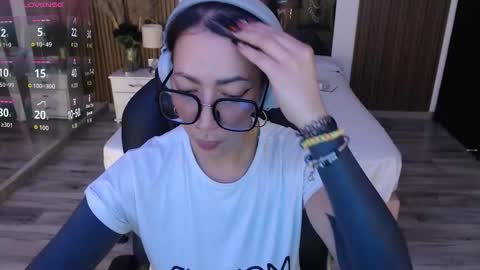 SAM MANSON online show from December 17, 2025, 10:38 pm