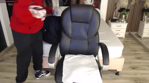 SAM MANSON online show from April 20, 2026, 12:19 pm