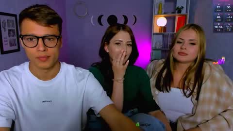 Sam online show from September 12, 2025, 7:14 pm