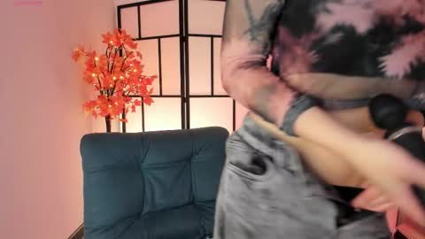 Sam online show from November 25, 2025, 12:05 pm