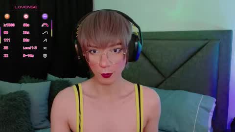 Sam online show from October 8, 2025, 6:44 am