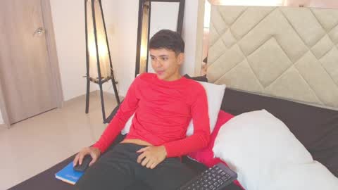 sam_tnt9 online show from May 28, 2026, 3:42 pm
