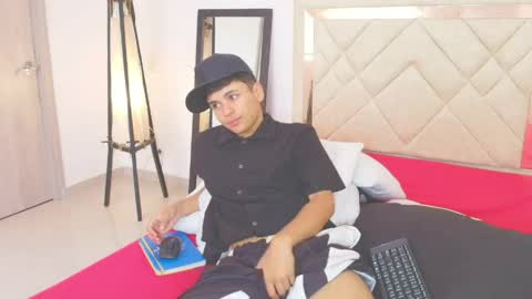 sam_tnt9 online show from May 29, 2026, 5:33 pm