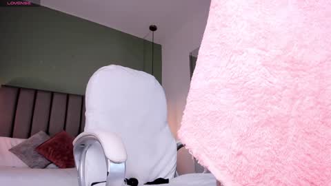  Samantha  online show from February 6, 2025, 3:09 pm