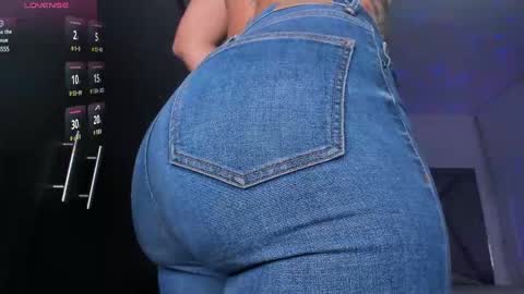 samaay_ online show from March 4, 2025, 2:27 am