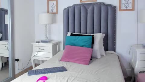  samanta  online show from January 28, 2025, 2:53 am