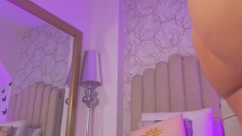  samanta  online show from November 9, 2025, 3:38 am