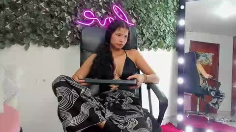 samantaortiz_ online show from November 18, 2025, 7:18 pm