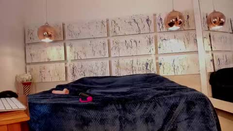 Samantha  online show from February 28, 2025, 2:53 pm