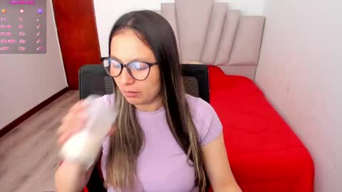 Samantha  online show from April 21, 2026, 3:39 pm