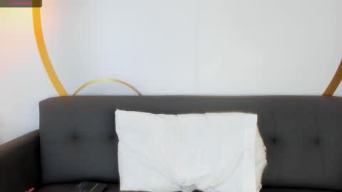 Samantha Beckham online show from November 18, 2025, 3:27 pm